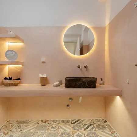 Pleiades Naxos * Agkidia